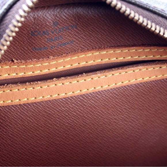 Louis Vuitton Blois crossbody handbag - Picture 8 of 15